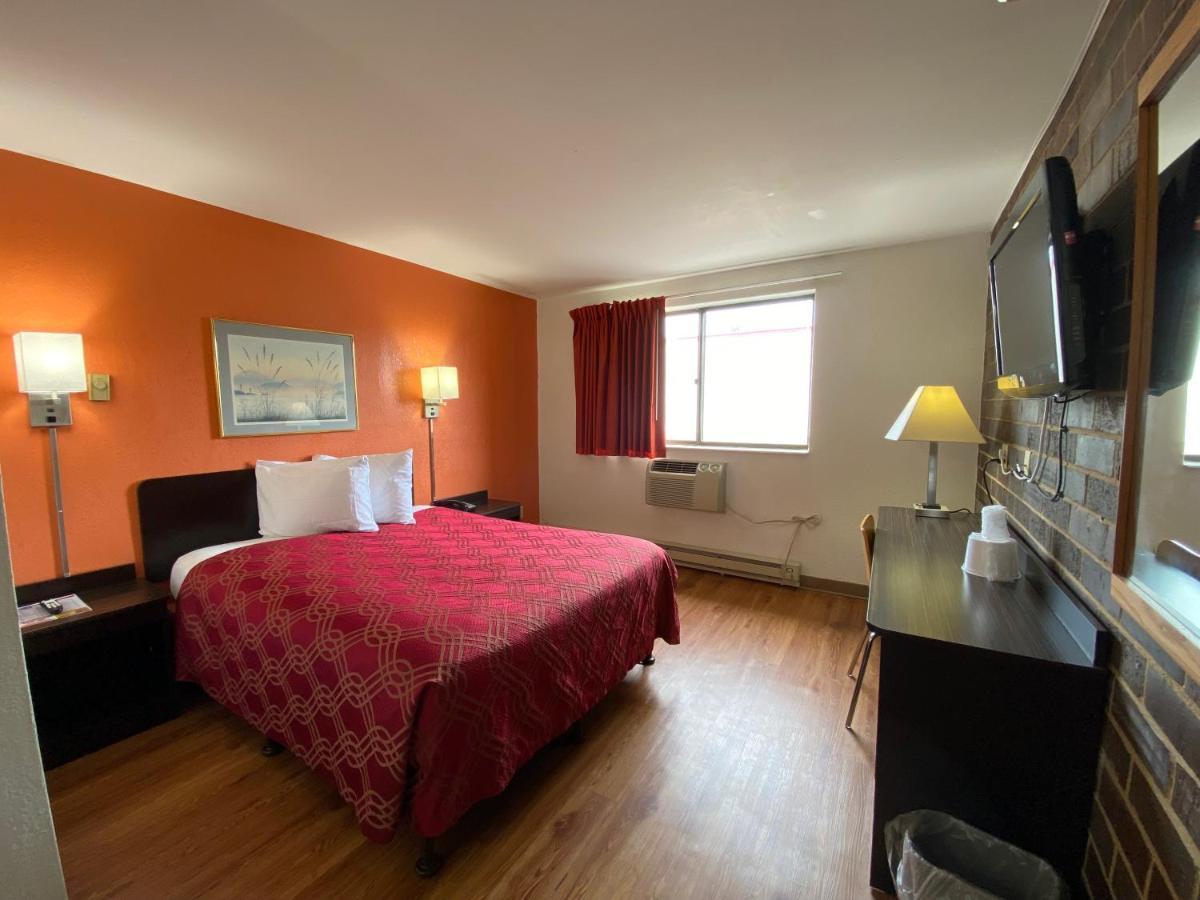 Reliance Inn 워소 외부 사진