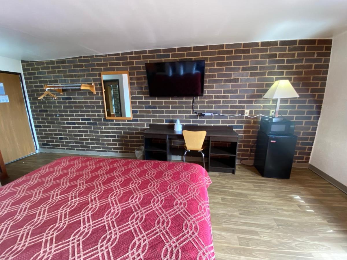 Reliance Inn 워소 외부 사진