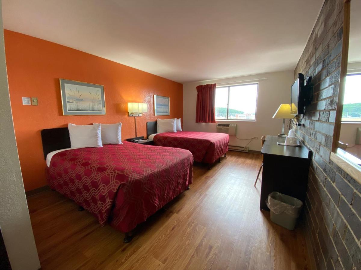 Reliance Inn 워소 외부 사진