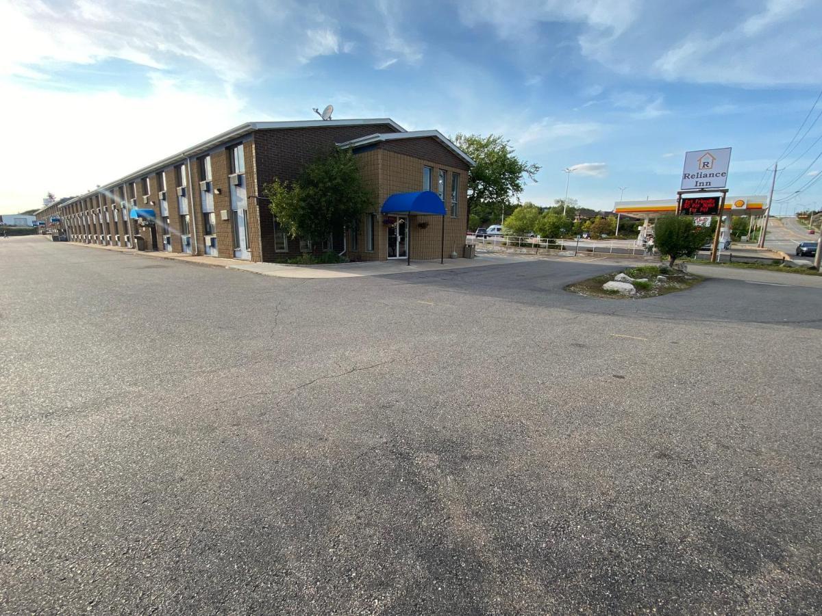 Reliance Inn 워소 외부 사진